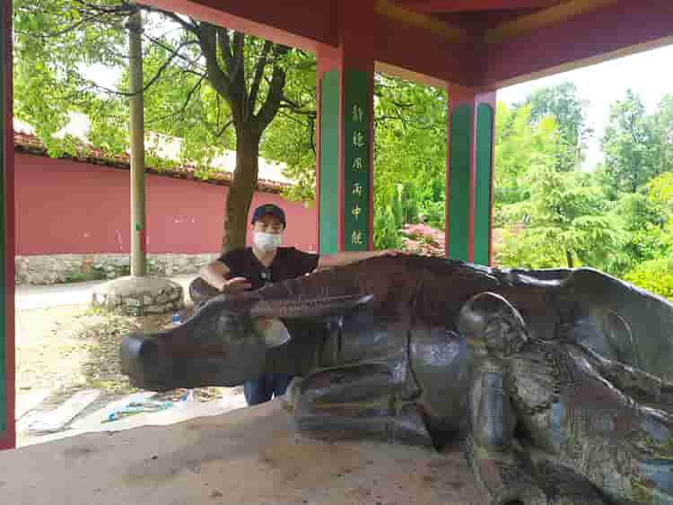 雖然因?yàn)橐咔榈脑驏|方山并沒有很多景點(diǎn)對外開放，但是相信登山時(shí)的虔誠，及登頂后的平靜，這恰恰是浮躁的現(xiàn)代社會(huì)所最需要的一劑良藥。此次格瑞樂環(huán)保東方山之行成功落幕。2020年希望疫情早些結(jié)束，湖北格瑞樂環(huán)保工程有限公司也越來越好，2020年加油！