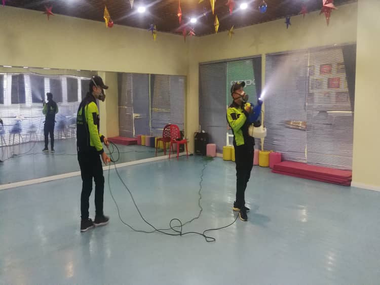 武漢業(yè)主避坑！天然板vs人造板鑒別指南